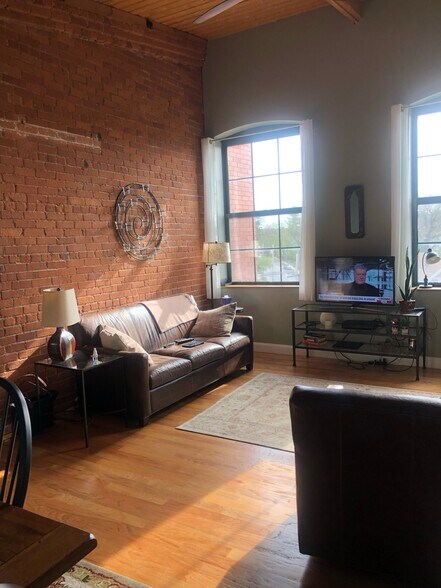 Building Photo - 54 Green St