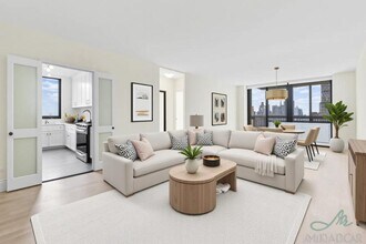 Building Photo - 3 bedroom in New York NY 10023