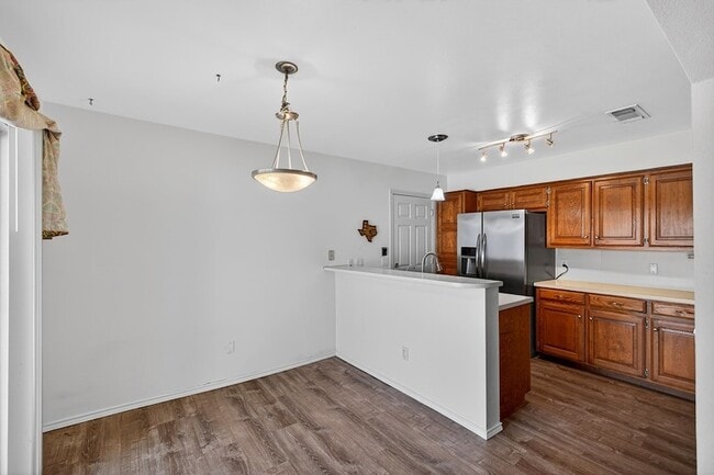 Building Photo - 1709 Castleford Rd