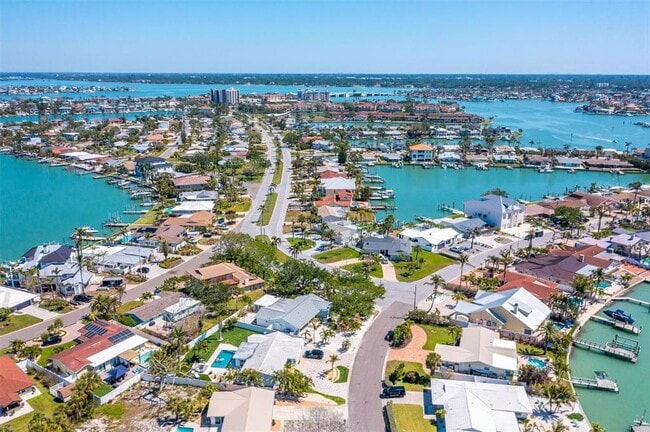 Building Photo - 10001 S Yacht Club Dr