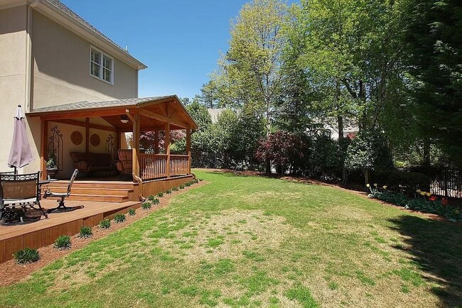Building Photo - 200 Azalea Cove Ln