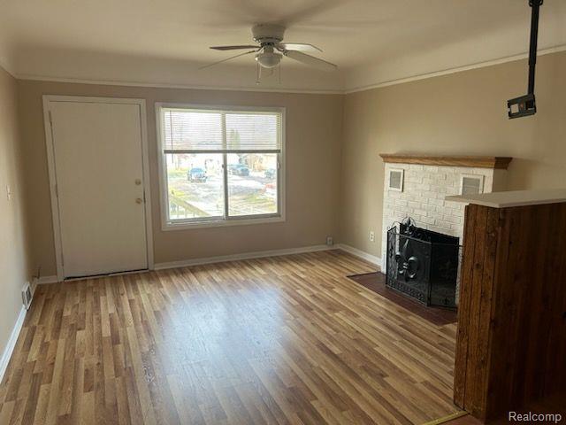 Building Photo - 832 Farnsworth Rd