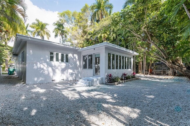 Building Photo - 680 NE 57th St