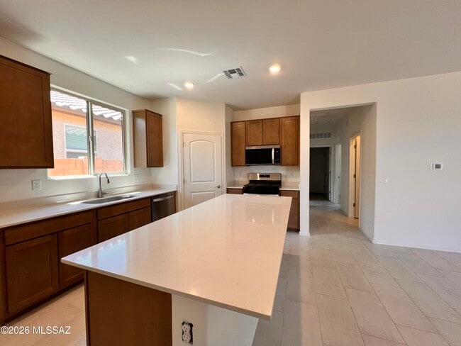Building Photo - 10004 E Lebaron Dr