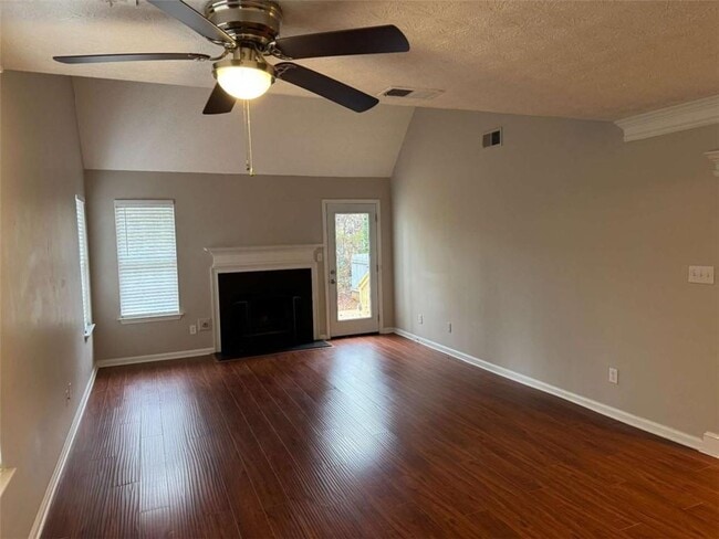 Building Photo - 3047 Regal Park Ct