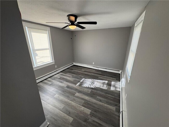 Building Photo - 29 Gesler St