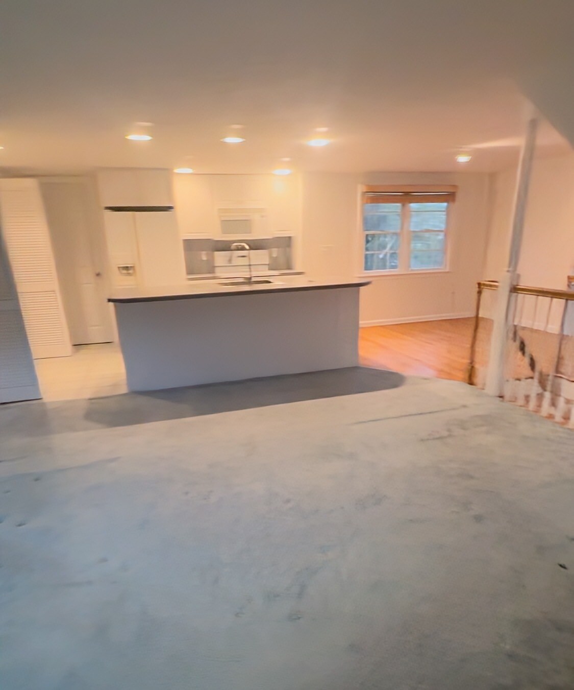 Building Photo - 94 Country Club Dr