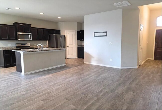 Building Photo - 6911 Brisco Rd