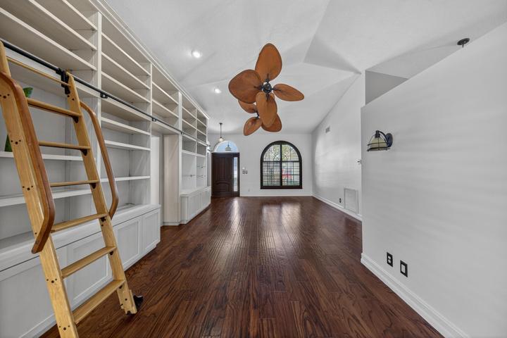 Building Photo - 9121 Paragon Way