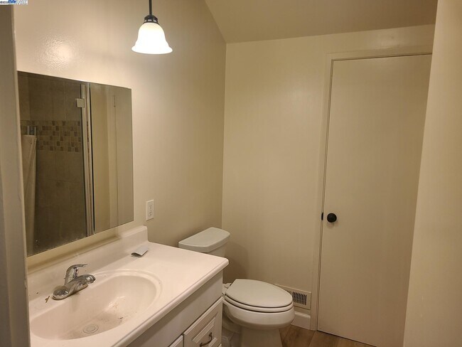 Building Photo - 1829 Rosetree Ct