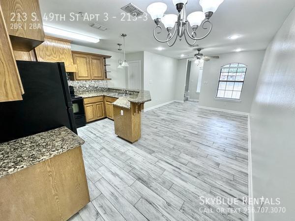 Building Photo - 213 S 49th St