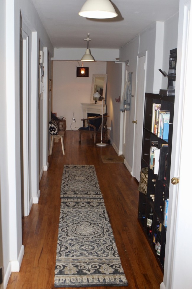 Large Hallway! - 24 Hutton Ave