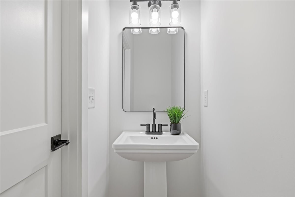 Building Photo - 803 Dupree St