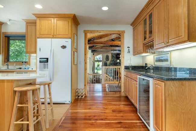 Building Photo - 8225 N Spring Gulch Rd