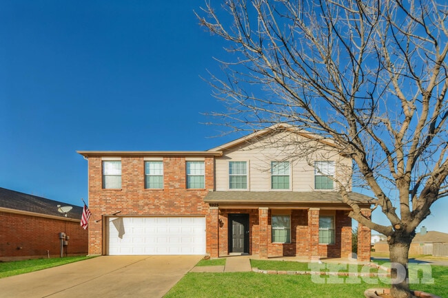 Building Photo - 8925 King Ranch Dr