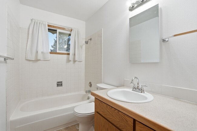 Building Photo - 688 W Kolby Ct