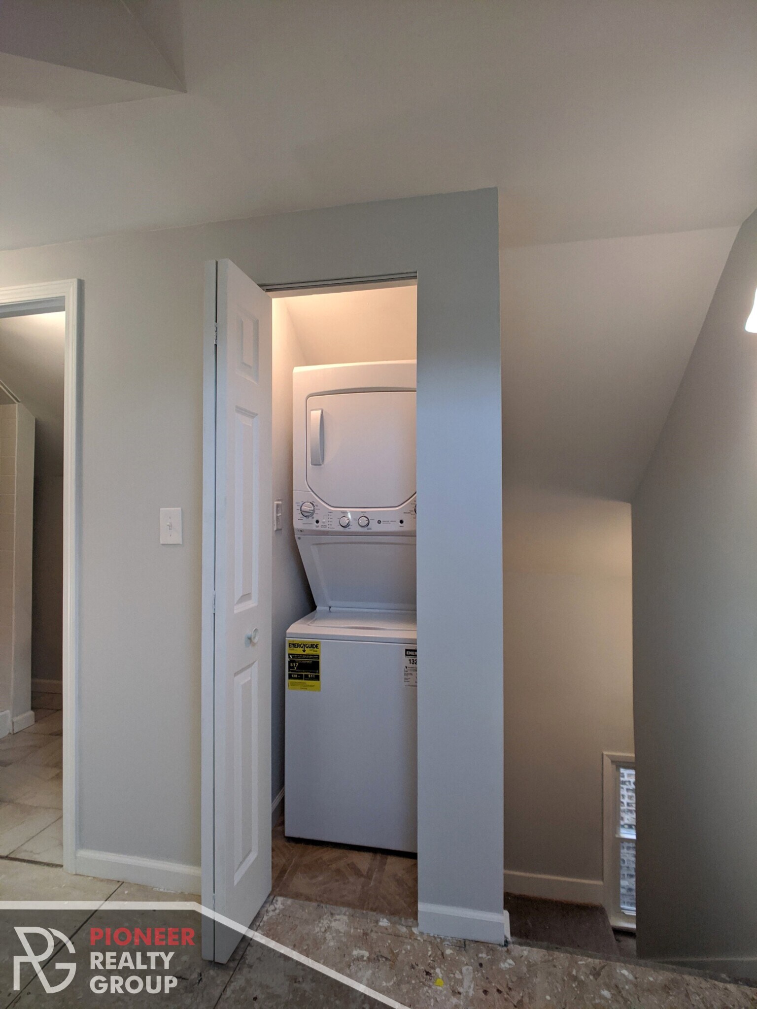 Building Photo - 1520 W Melrose St