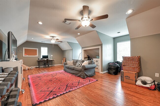 Building Photo - 32515 Westminster Dr