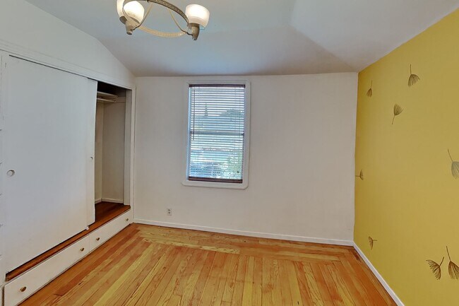 Building Photo - 1716 Marin St