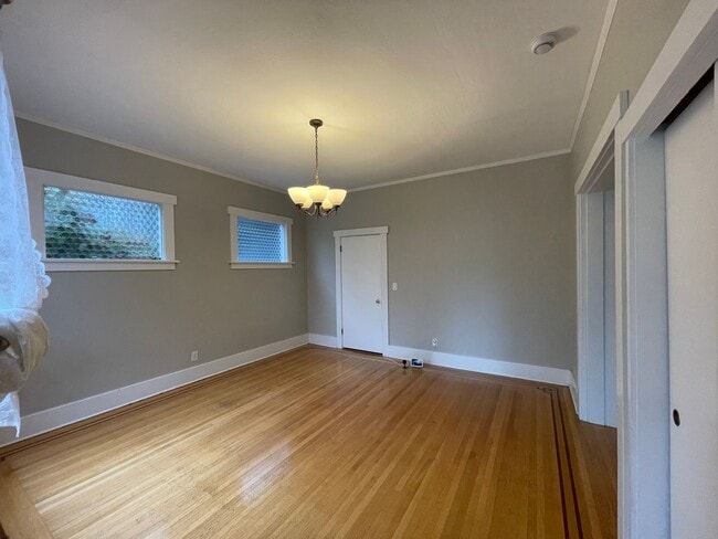 Building Photo - Elegant 4BR 2.5Bath Home with Fenced Yard & Garage Across from Seattle Prep**one month FREE rent**