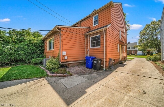 Building Photo - 4069 Bushnell Rd