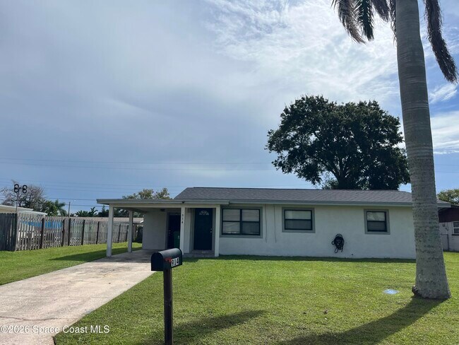 Building Photo - 914 Westwood Dr