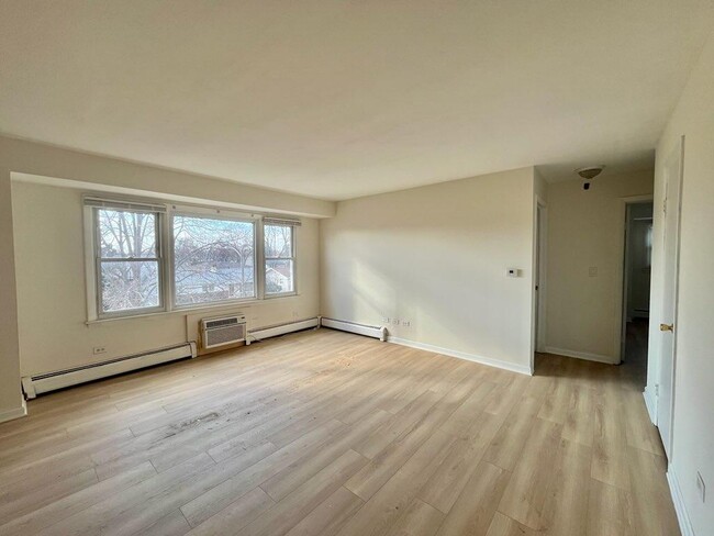 Building Photo - 5811 Rose Ave