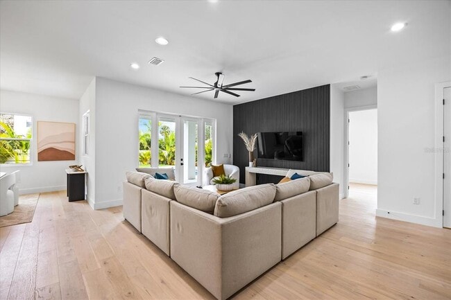 Building Photo - 3601 W Platt St