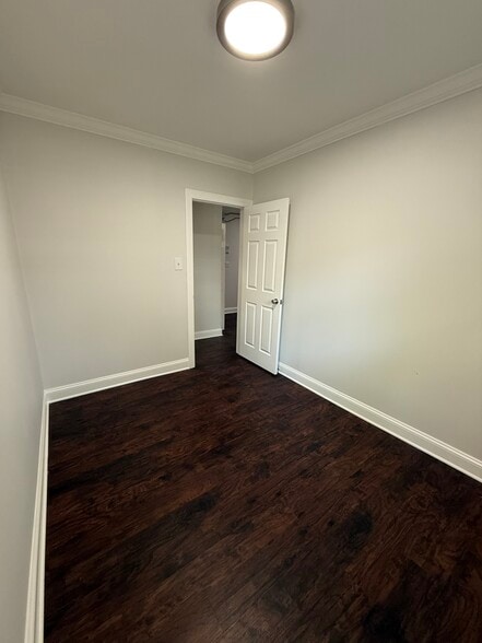 Building Photo - 2113 W Giddings St