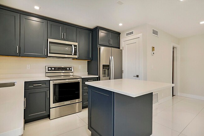 Building Photo - 1439 S Ocean Blvd