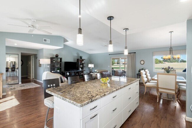 Building Photo - Welcome to this updated & spacious Golf Course Home in Leisure World a 45+ Active Adult Resort Co...