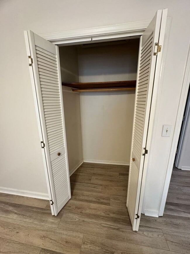 Building Photo - 573 Downing St