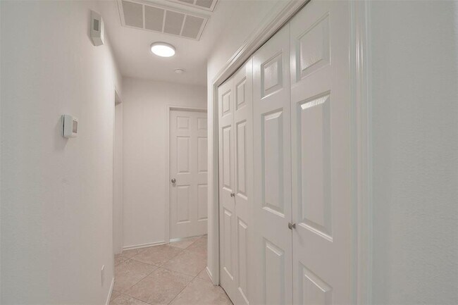 Building Photo - 20219 Entrada Ct
