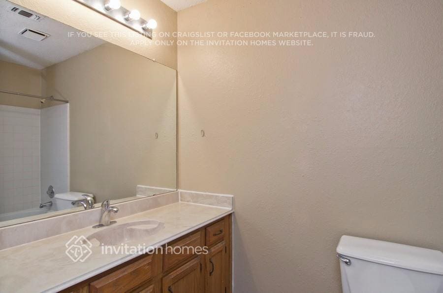 Building Photo - 8465 Willow Creek Dr