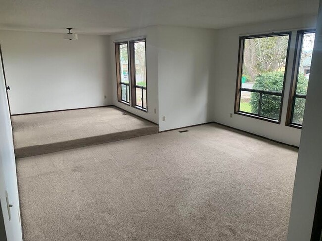 Building Photo - Greenway Single Level!!