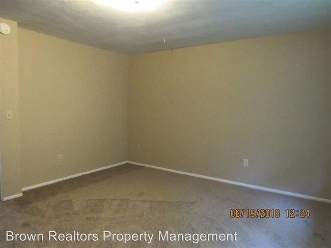 Building Photo - 9139 Wedgewood Dr