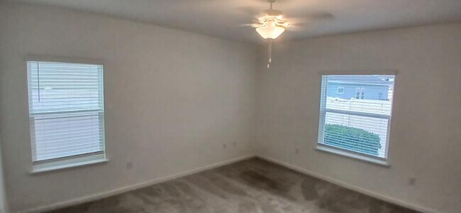 Building Photo - 7898 SW 74th Lp