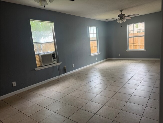 Building Photo - 1319 Bernard St