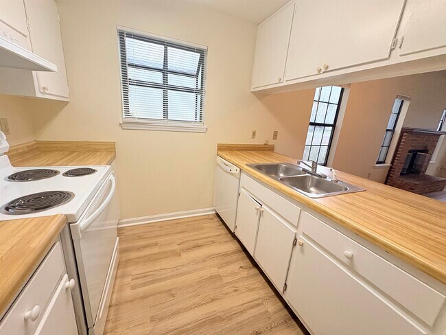 Building Photo - 3417 Sedona Loop