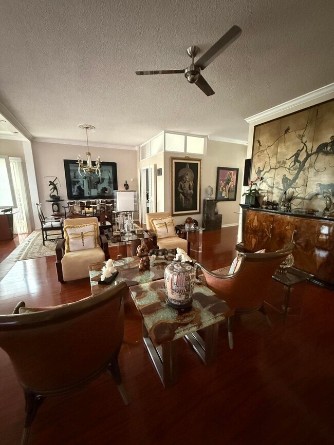 Building Photo - 222 E Tall Oaks Cir