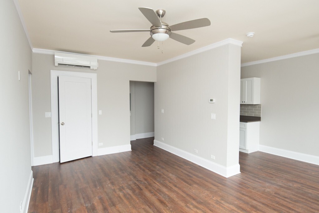 Building Photo - 817 W Lakeside Pl