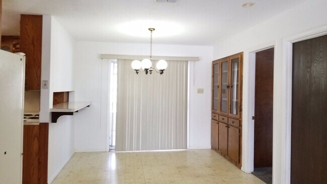 Building Photo - GREAT HOME ON QUIET STREET