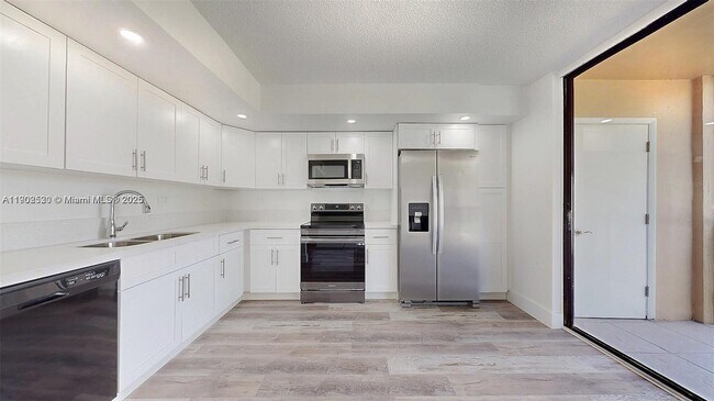 Building Photo - 8420 SW 133rd Avenue Rd