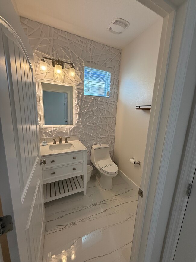 Building Photo - 5380 Oakbourne Ave