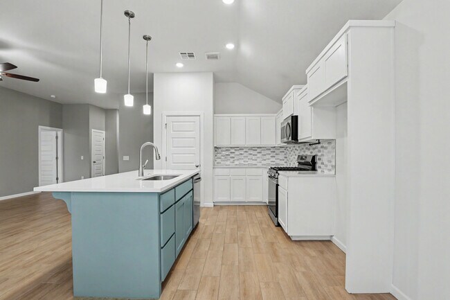 Building Photo - 8601 NW 76th St