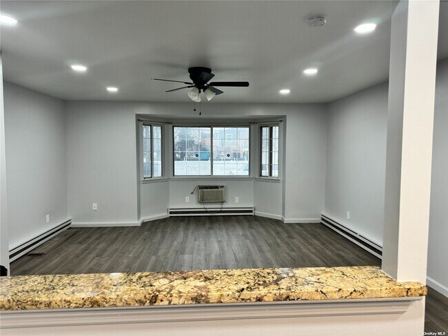 Primary Photo - 8616 Avenue L