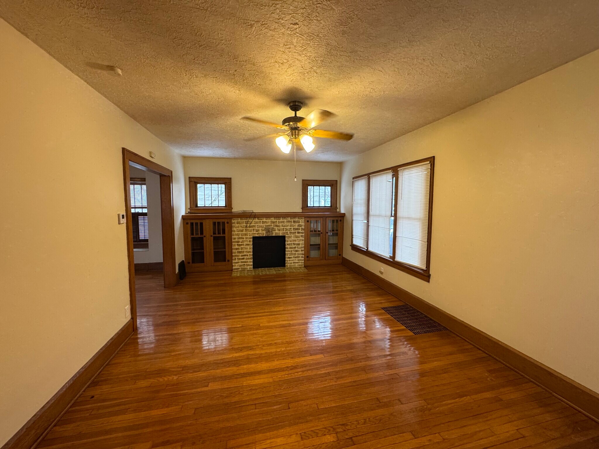 Building Photo - 1442 Plain Ave NE