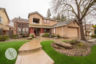 Building Photo - 1891 E Oak Haven Dr