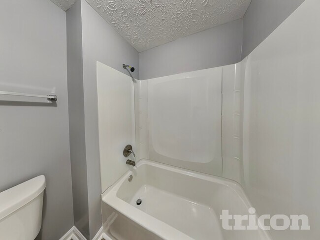 Building Photo - 135 Stephens Dr