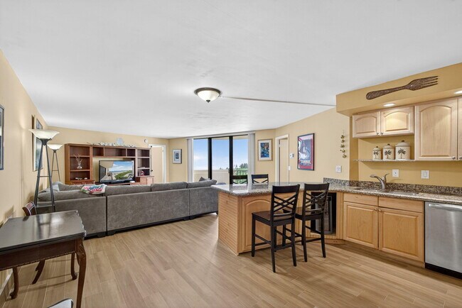 Building Photo - 2800 N Ocean Dr